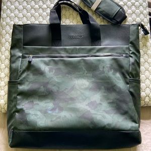 Duchamp London Green Camo Tote Travel Bag - OS